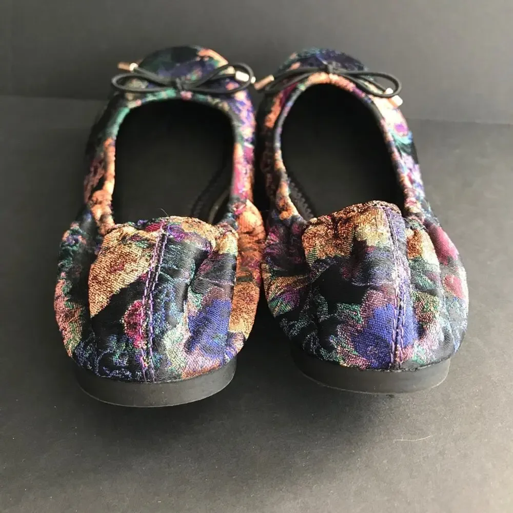 Madden girl tapestry pattern flats SZ 6.5